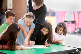 Oferta de Emprego: Auxiliar de Professor