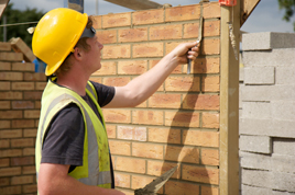 Oferta de Emprego: Construtor de Casas Rudimentares